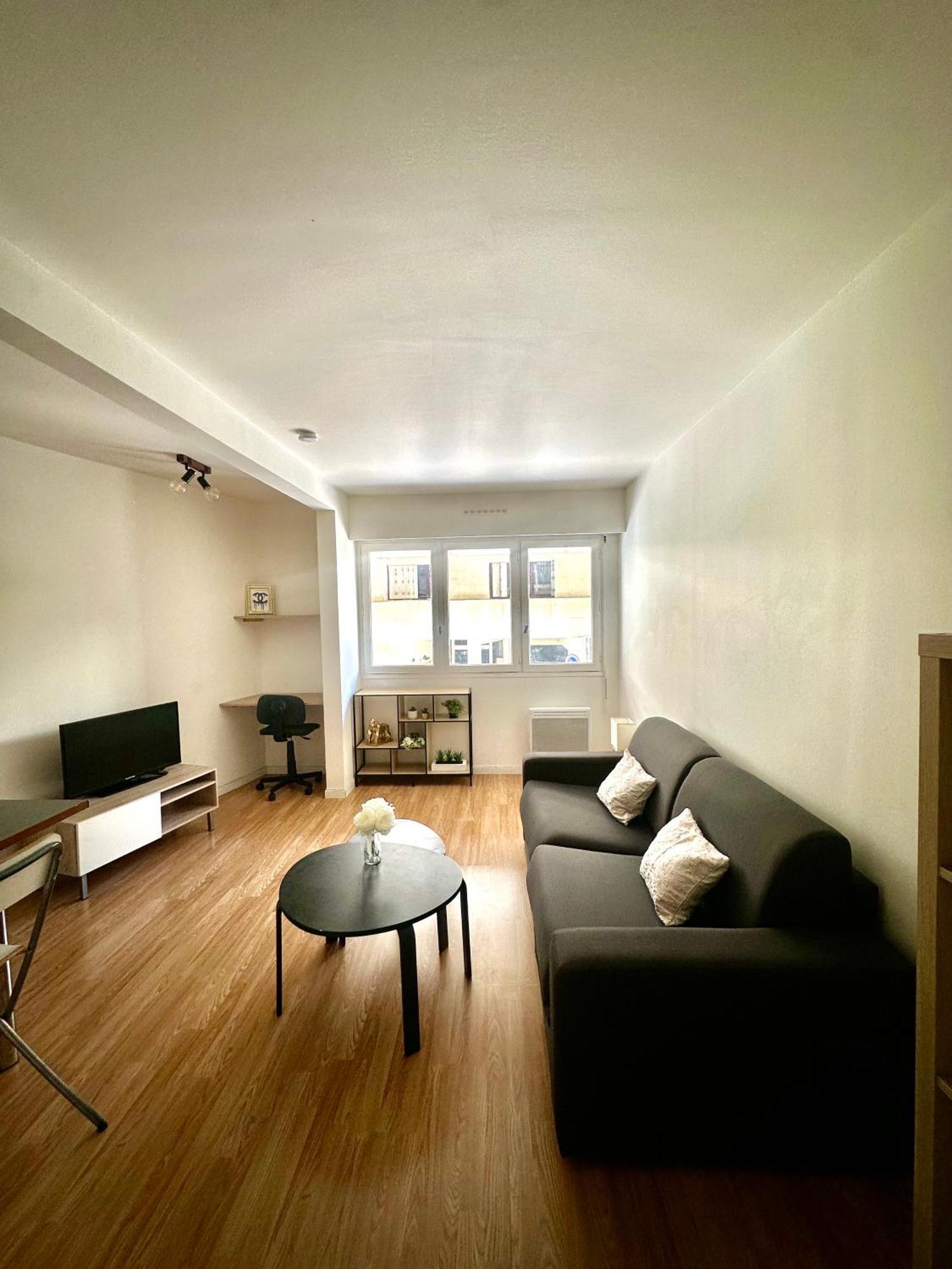 Magnifique Lumineux Et Confortable Au Coeur Du Centre-ville De Apartment