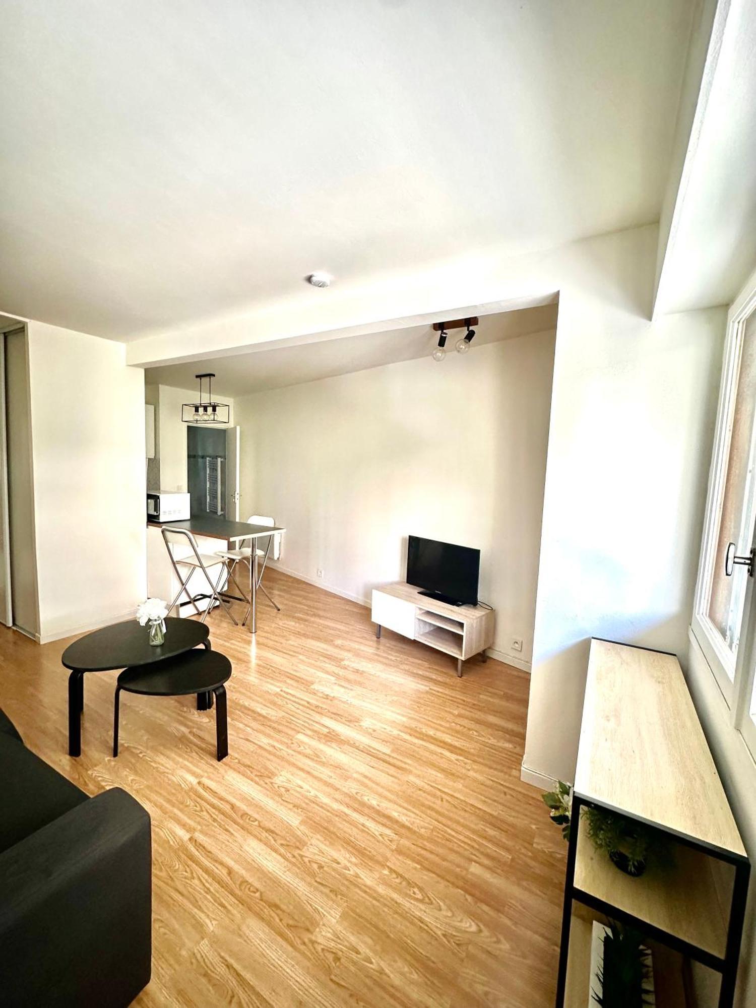 Magnifique Lumineux Et Confortable Au Coeur Du Centre-ville De Appartement